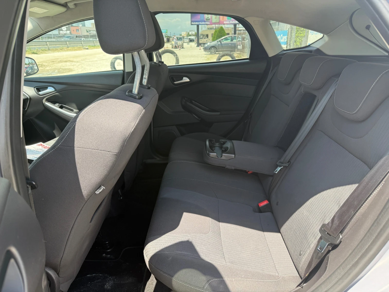 Ford Focus 1.6 дизел, снимка 9 - Автомобили и джипове - 54753991