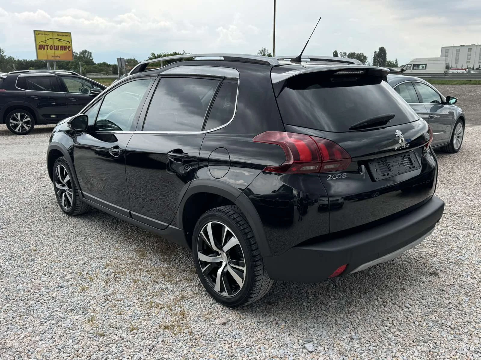Peugeot 2008 1.6 BLUE HDI ALLURE, снимка 6 - Автомобили и джипове - 54943178