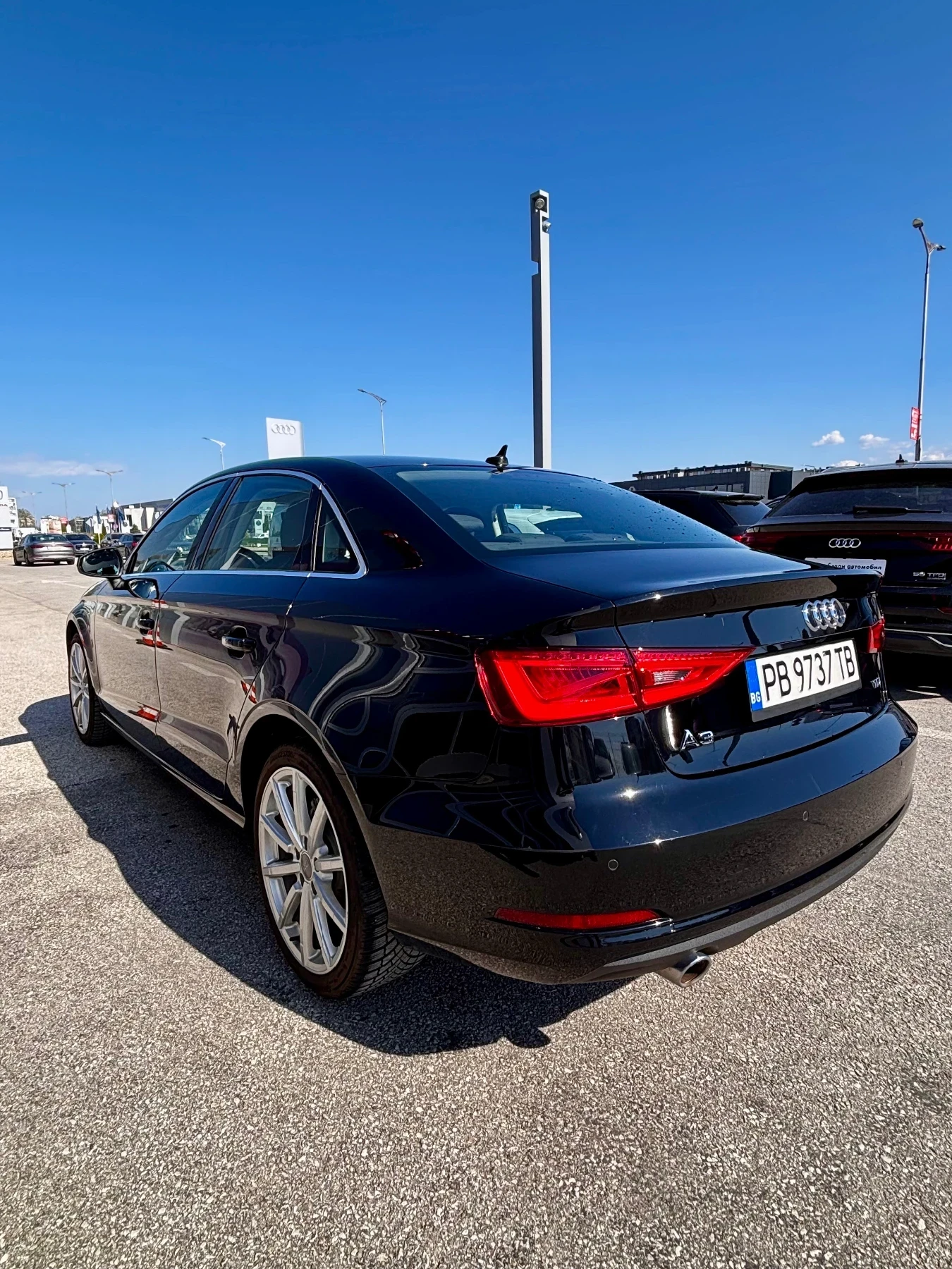 Audi A3 1.6 TDi S-line LED, снимка 3 - Автомобили и джипове - 54953989