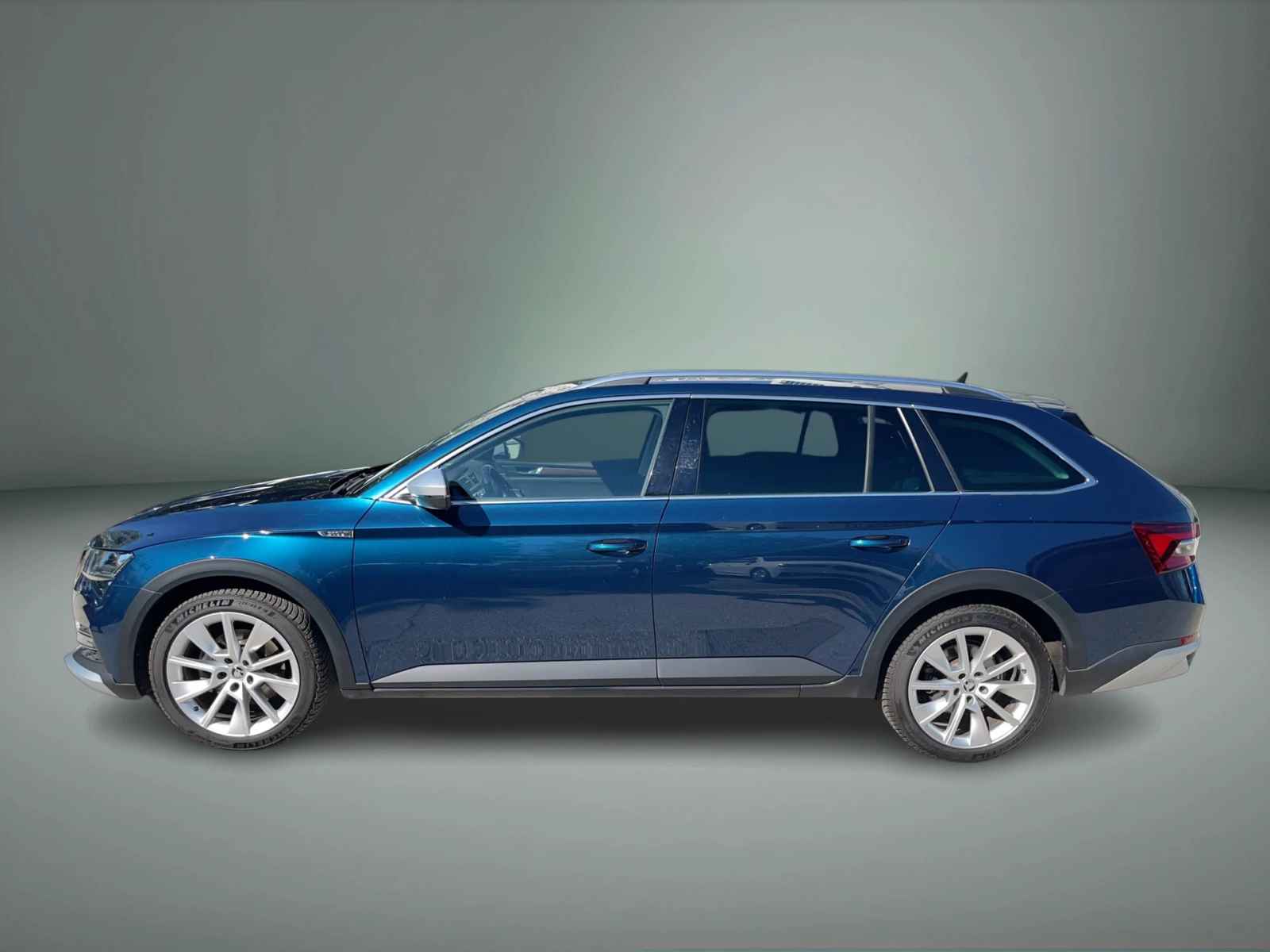 Skoda Superb SCOUT 2, 0 TDI 200 к.с. 7-степенна автоматична, 4x, снимка 2 - Автомобили и джипове - 54969590