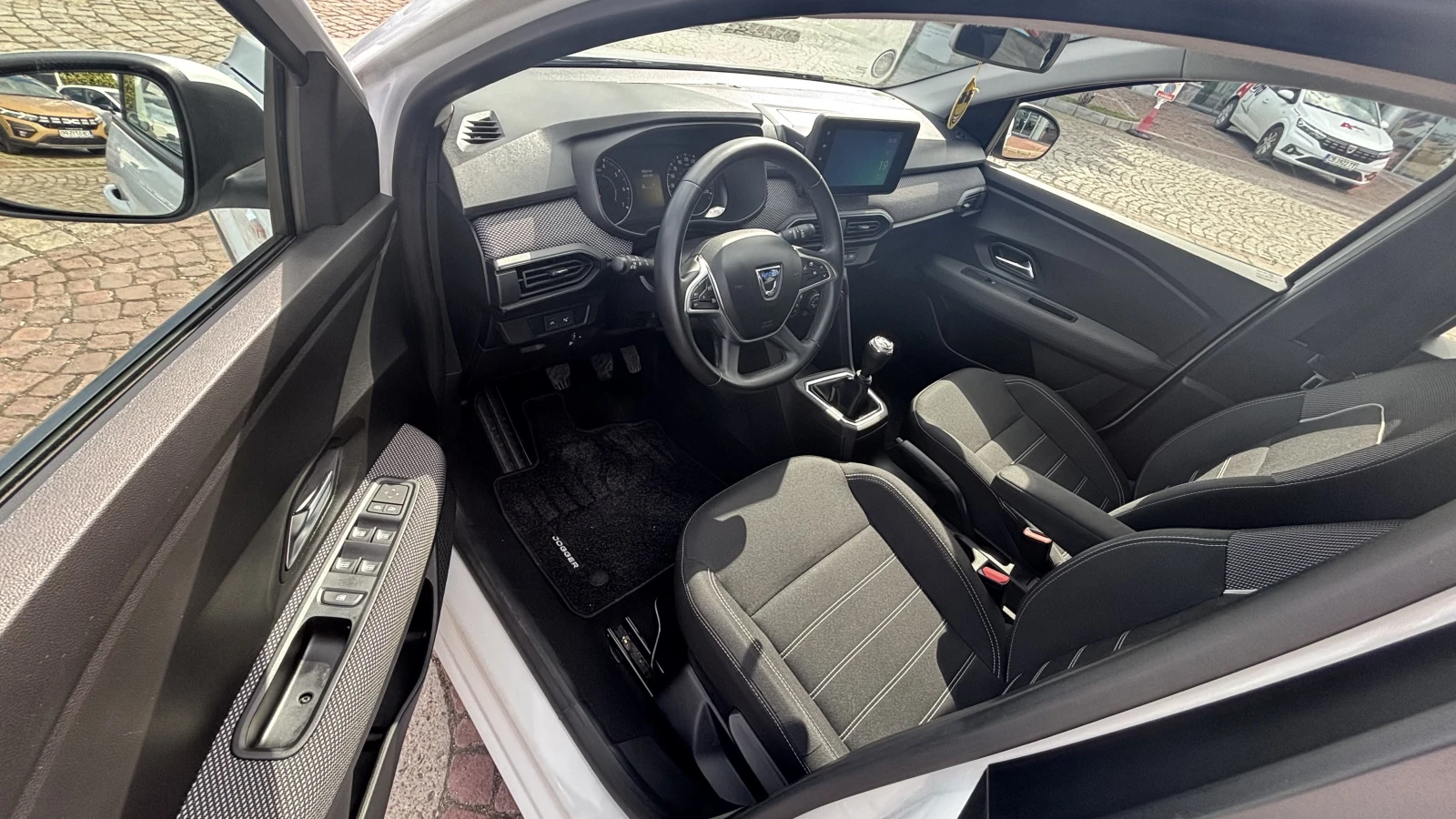 Dacia Sandero ECO-G 100, снимка 14 - Автомобили и джипове - 54972596