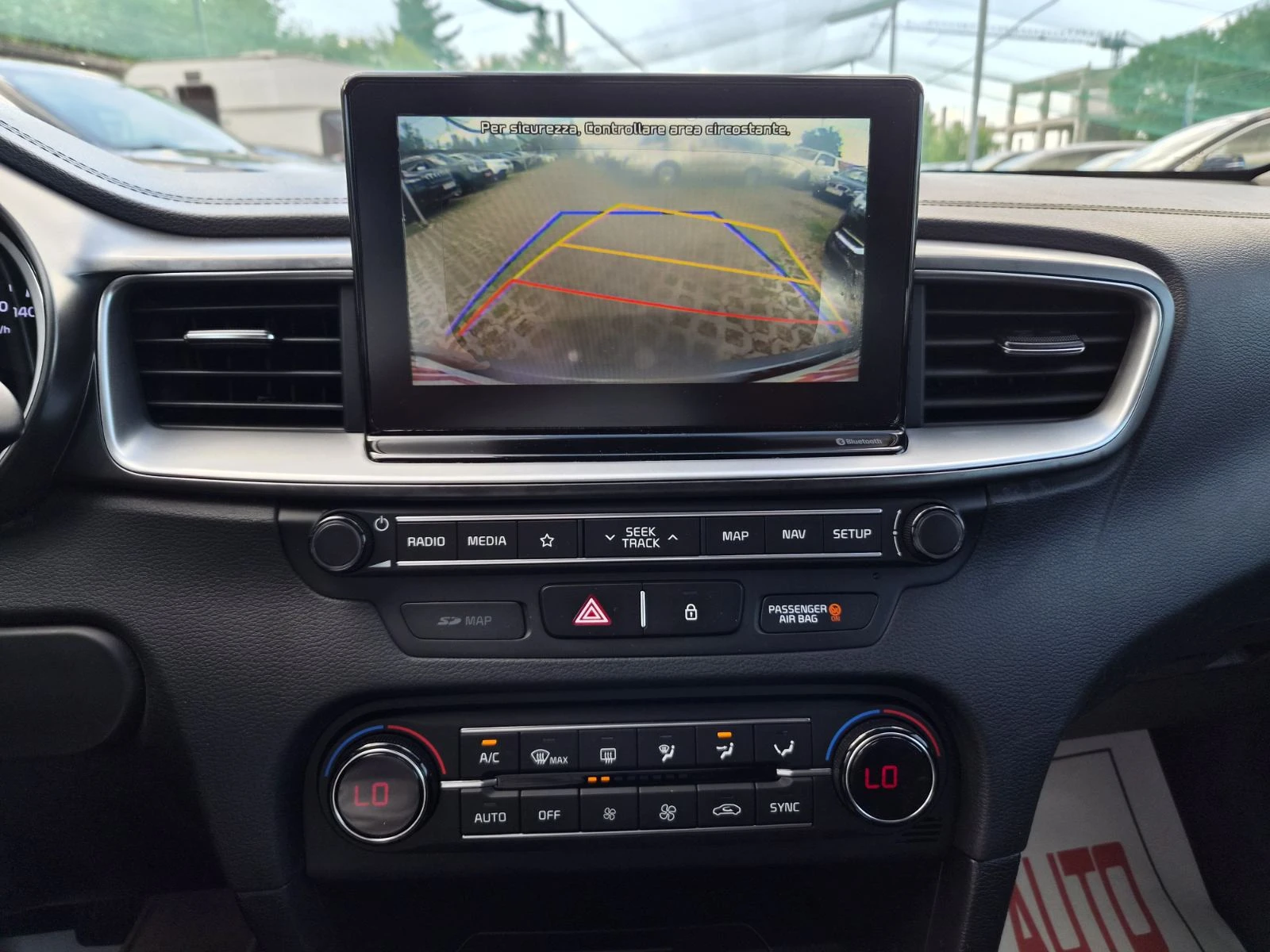 Kia Ceed 1.6CRDI-AUTOMATIC, снимка 10 - Автомобили и джипове - 54981069