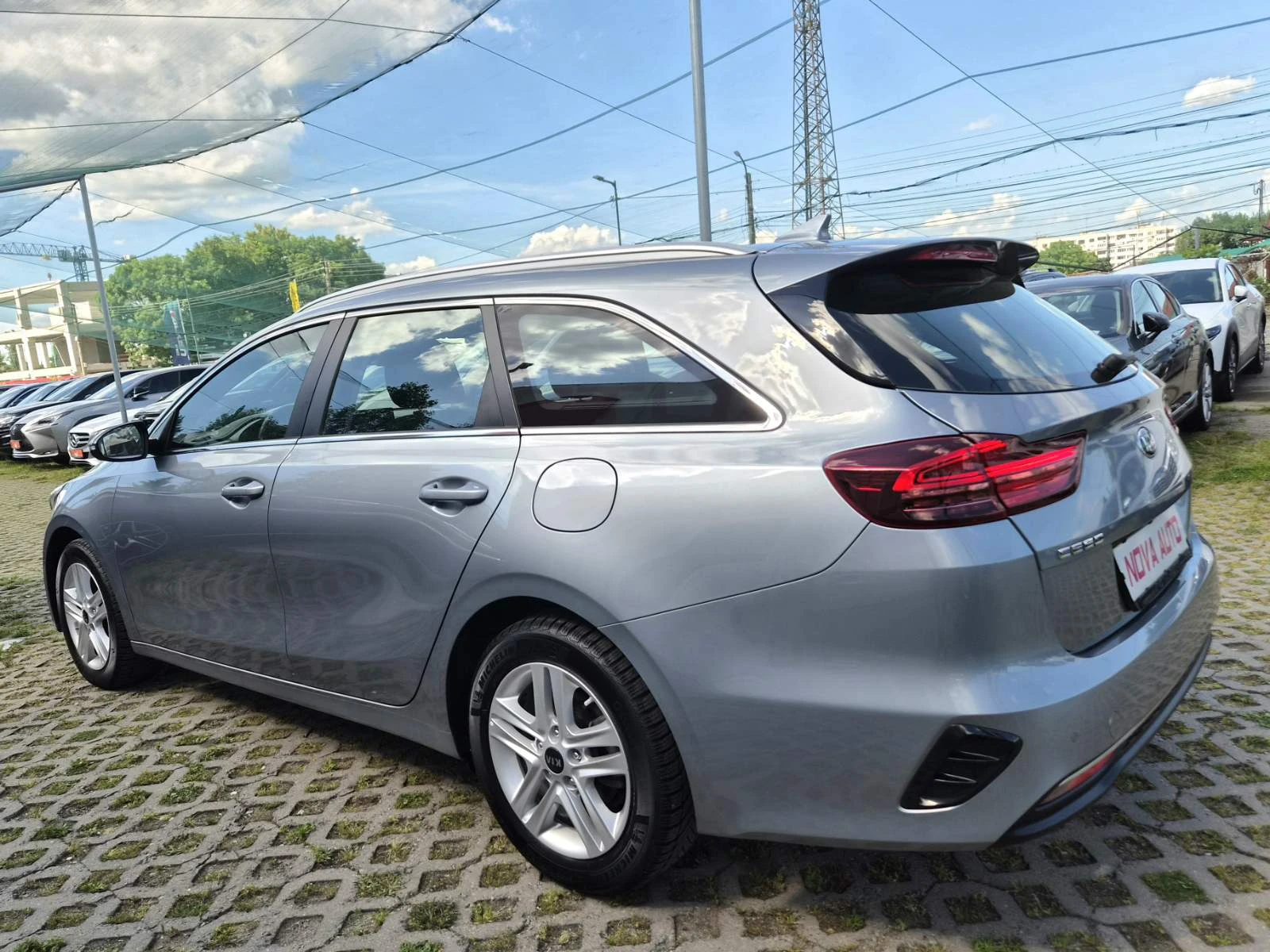 Kia Ceed 1.6CRDI-AUTOMATIC, снимка 2 - Автомобили и джипове - 54981069