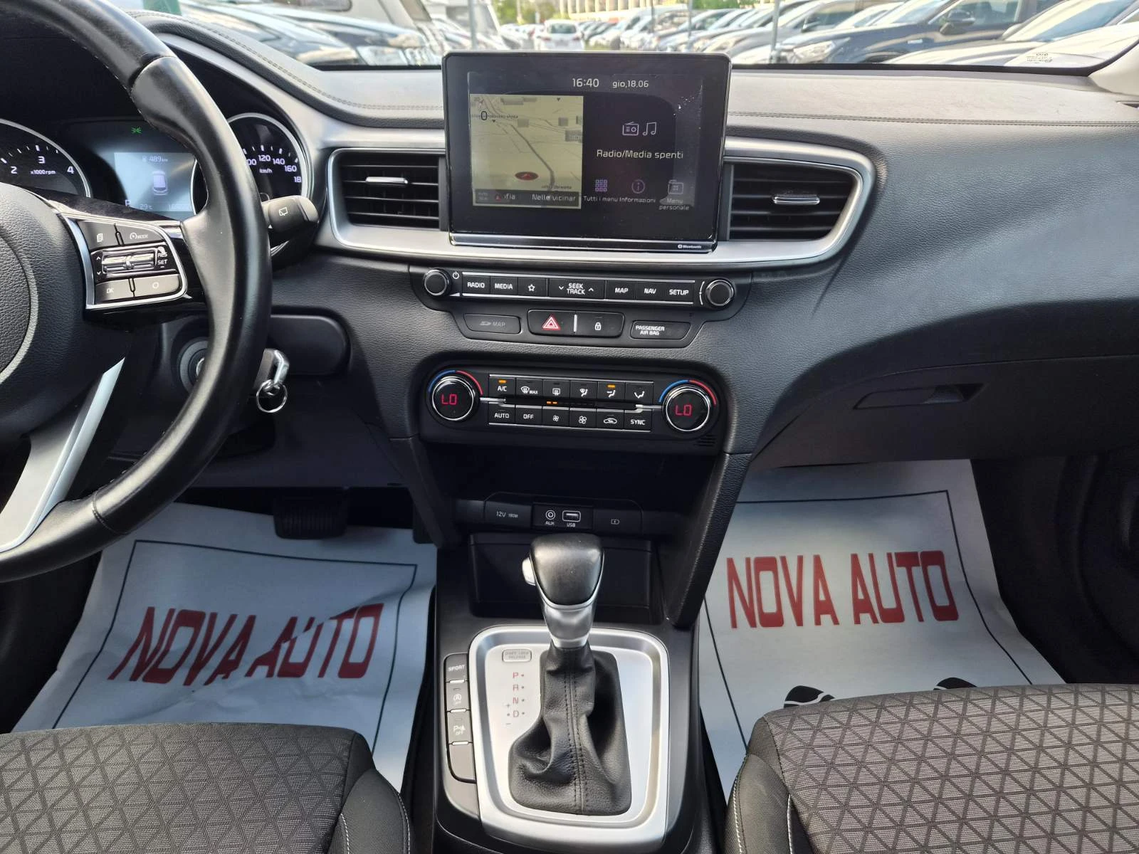 Kia Ceed 1.6CRDI-AUTOMATIC, снимка 11 - Автомобили и джипове - 54981069