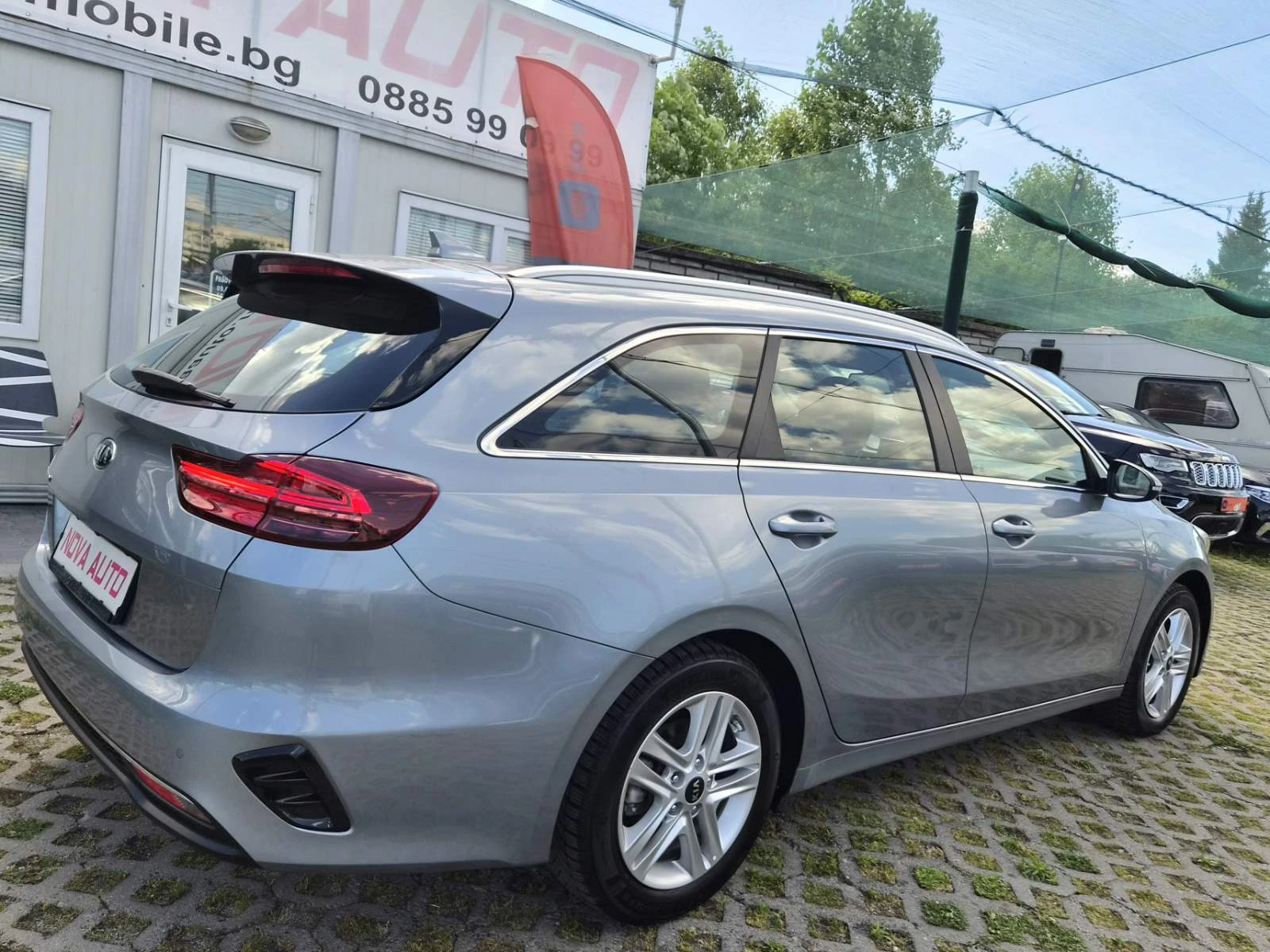 Kia Ceed 1.6CRDI-AUTOMATIC, снимка 4 - Автомобили и джипове - 54981069