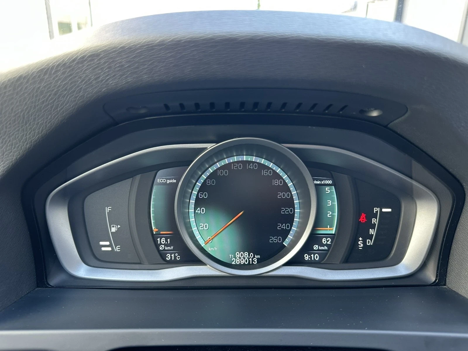 Volvo V60 D4 181hp facelift full service , снимка 14 - Автомобили и джипове - 55267162