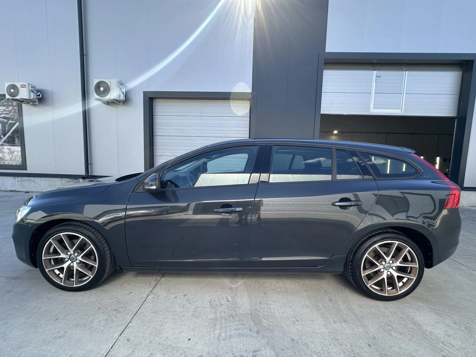 Volvo V60 D4 181hp facelift full service , снимка 4 - Автомобили и джипове - 55267162