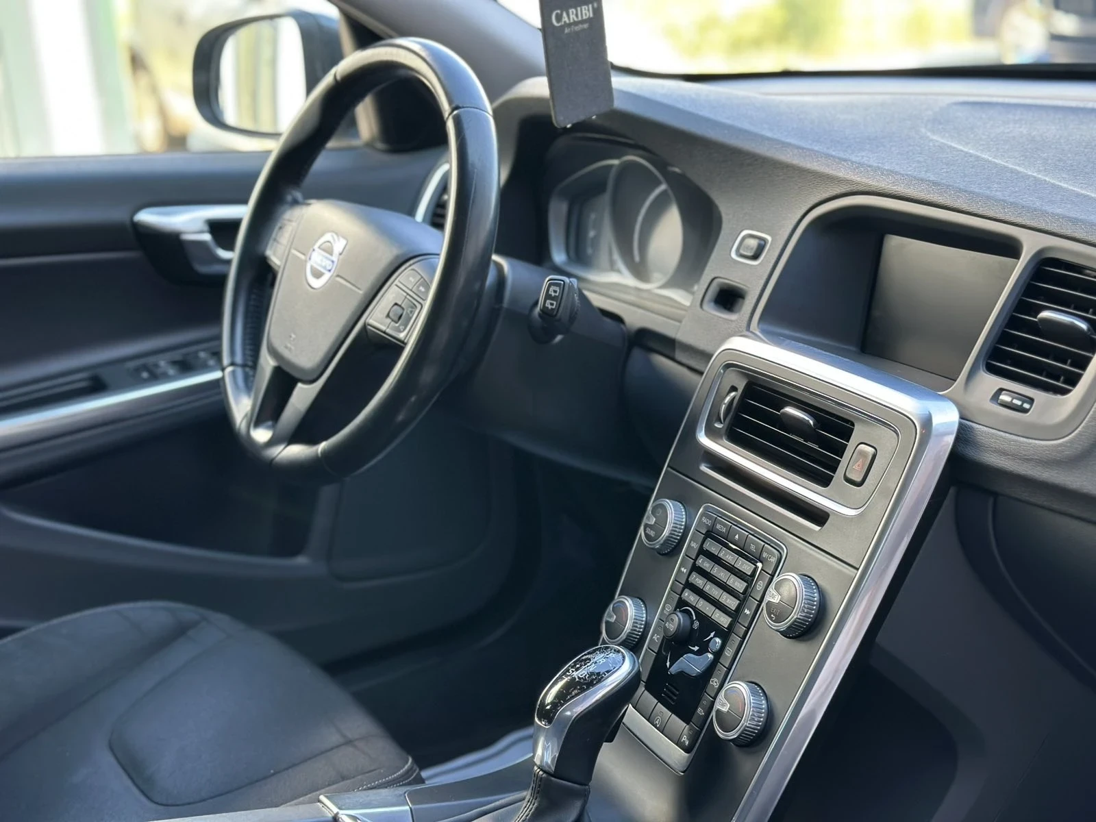 Volvo V60 D4 181hp facelift full service , снимка 10 - Автомобили и джипове - 55267162