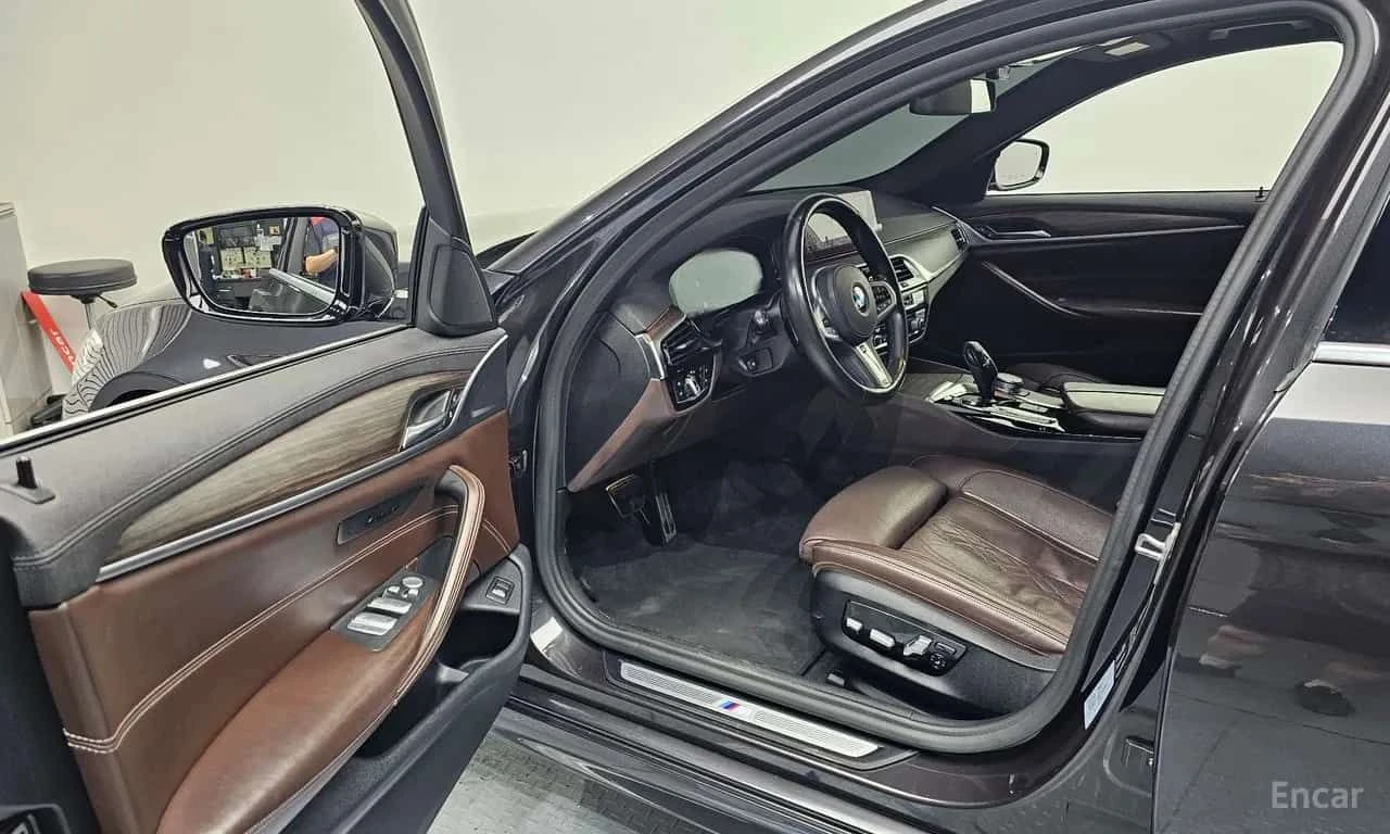 BMW 520 * xDrive  * ОПЦИЯ ЗА ФИНАНСИРАНЕ , снимка 10 - Автомобили и джипове - 55580395