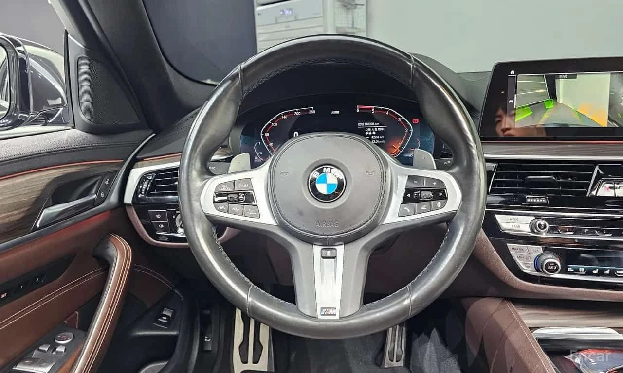 BMW 520 * xDrive  * ОПЦИЯ ЗА ФИНАНСИРАНЕ , снимка 13 - Автомобили и джипове - 55580395