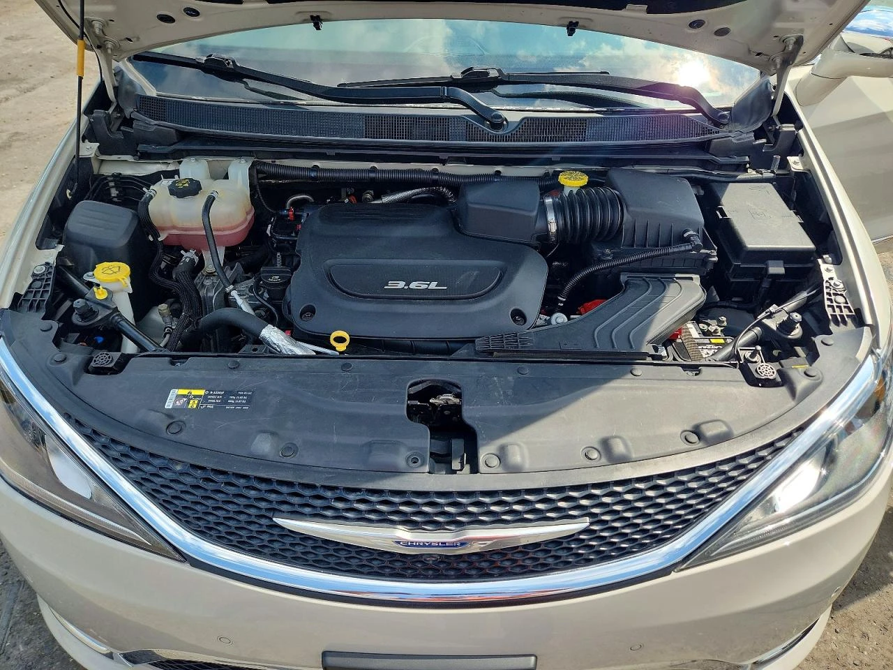 Chrysler Pacifica 3.6l Limited, снимка 12 - Автомобили и джипове - 56145380