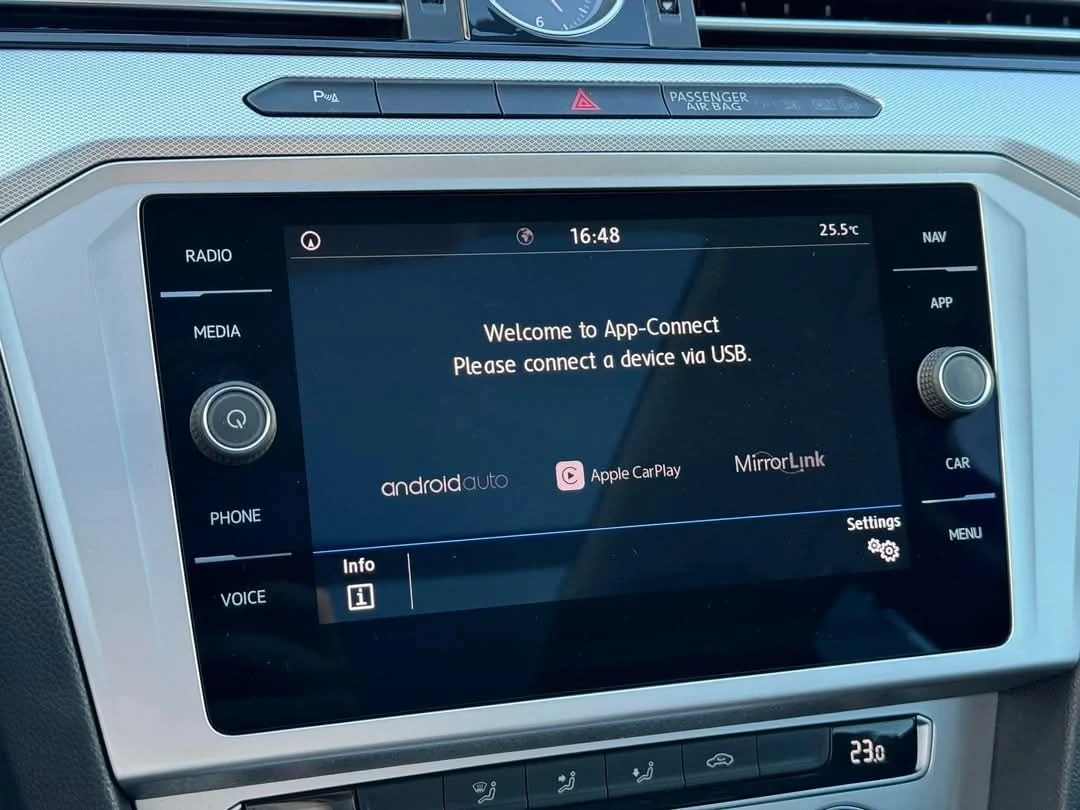 VW Passat, снимка 12 - Автомобили и джипове - 56339388