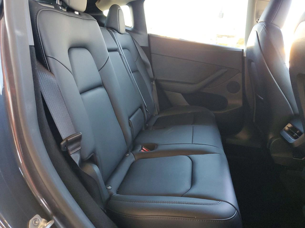 Tesla Model Y, снимка 10 - Автомобили и джипове - 56376490
