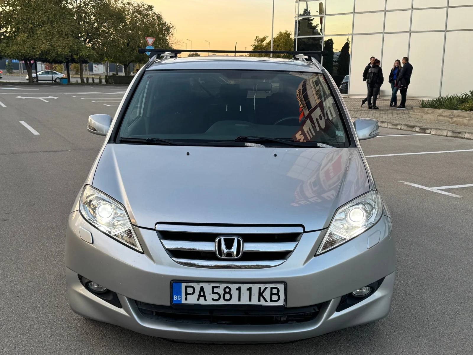 Honda Fr-v, снимка 5 - Автомобили и джипове - 56586766