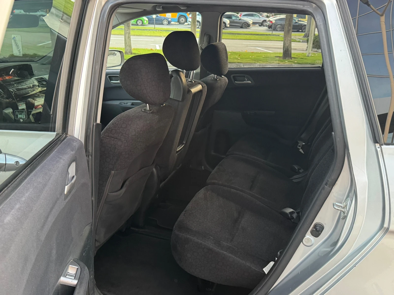 Honda Fr-v, снимка 9 - Автомобили и джипове - 56586766