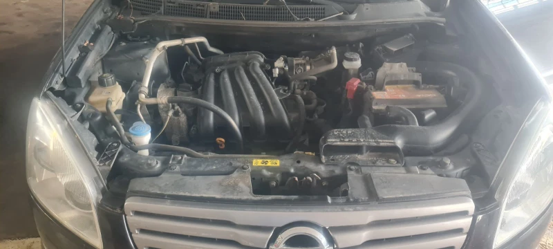 Nissan Qashqai 1.6i  HR16    САМО НА ЧАСТИ , снимка 6 - Автомобили и джипове - 47152154