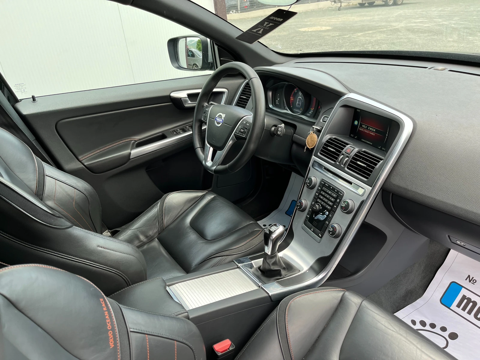 Volvo XC60 2.0D4-181k.c.Aвтоматик - изображение 8