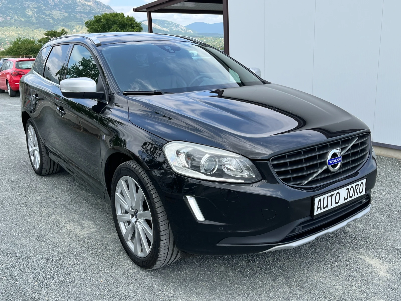 Volvo XC60 2.0D4-181k.c.Aвтоматик - изображение 6