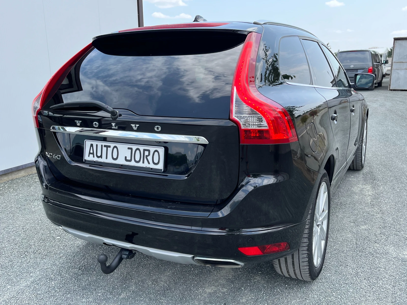 Volvo XC60 2.0D4-181k.c.Aвтоматик - изображение 4