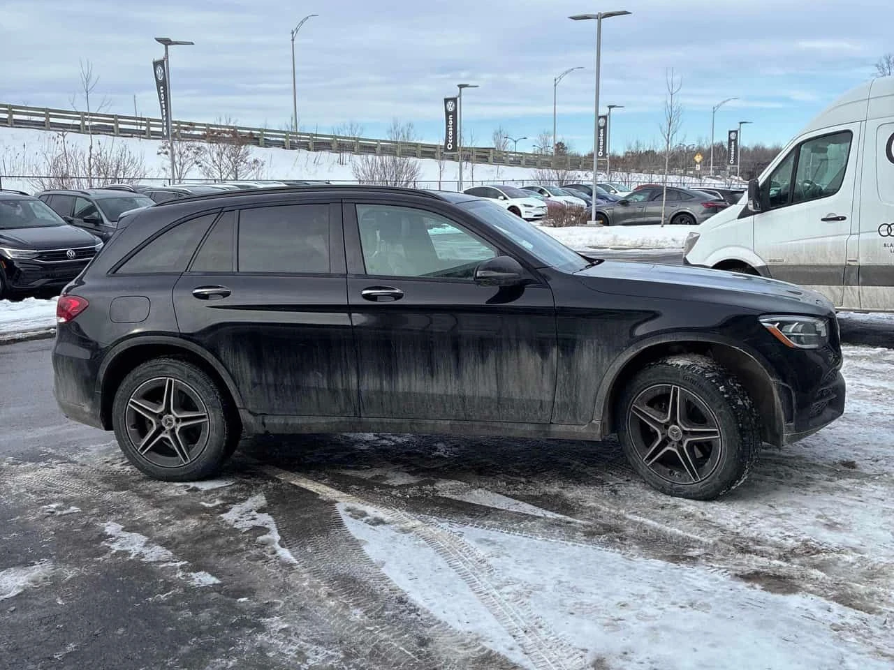 Mercedes-Benz GLC 300 * 4MATIC* DISTRONIC* PANORAMA* + ГУМИ С ДЖАНТИ - изображение 3