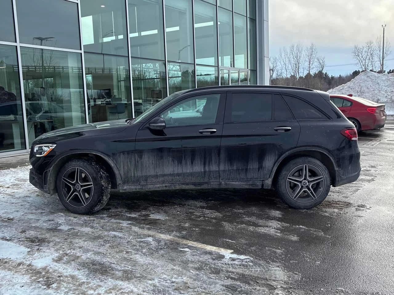 Mercedes-Benz GLC 300 * 4MATIC* DISTRONIC* PANORAMA* + ГУМИ С ДЖАНТИ - изображение 2