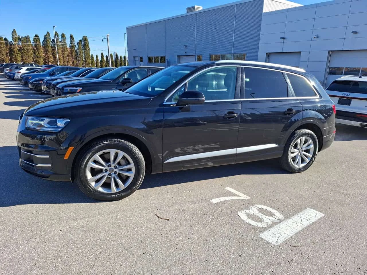 Audi Q7 * Progressiv * 360 * 2 КЛЮЧА * ОБДУХВАНЕ * ПОДГРЕВ, снимка 2 - Автомобили и джипове - 54092565