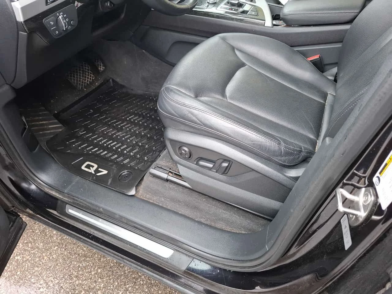 Audi Q7 * Progressiv * 360 * 2 КЛЮЧА * ОБДУХВАНЕ * ПОДГРЕВ, снимка 5 - Автомобили и джипове - 54092565