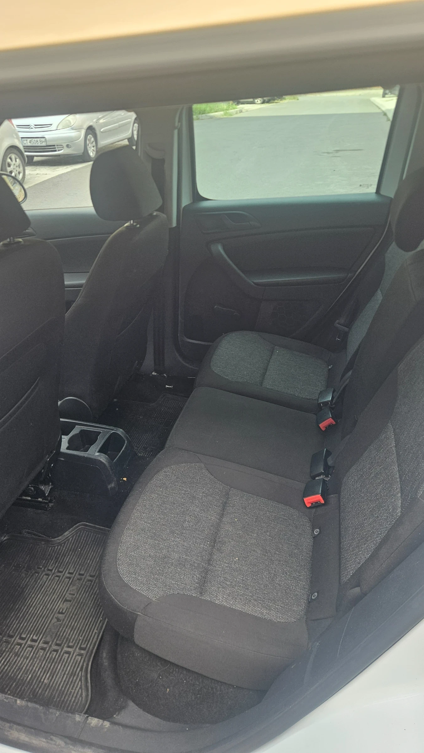 Skoda Yeti, снимка 5 - Автомобили и джипове - 54729046