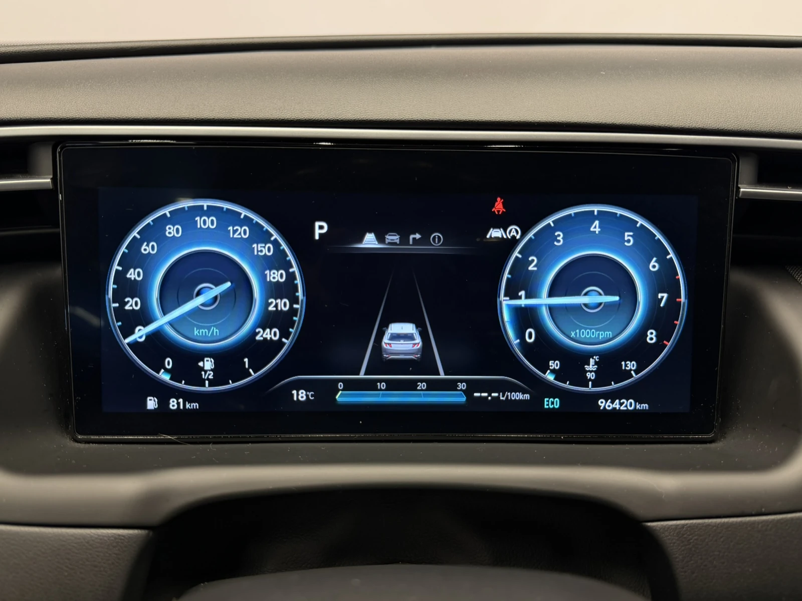 Hyundai Tucson SPECIAL AWD, снимка 12 - Автомобили и джипове - 54750868