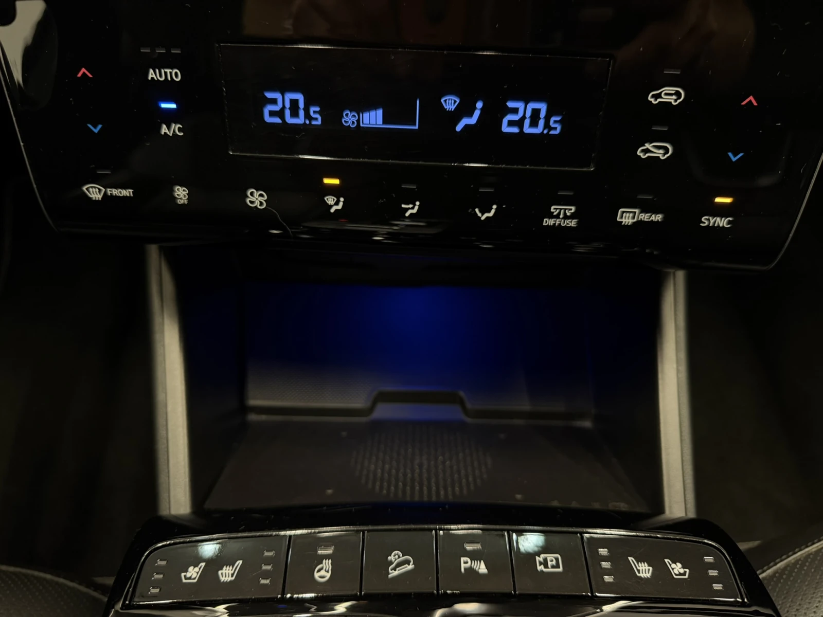 Hyundai Tucson SPECIAL AWD, снимка 14 - Автомобили и джипове - 54750868