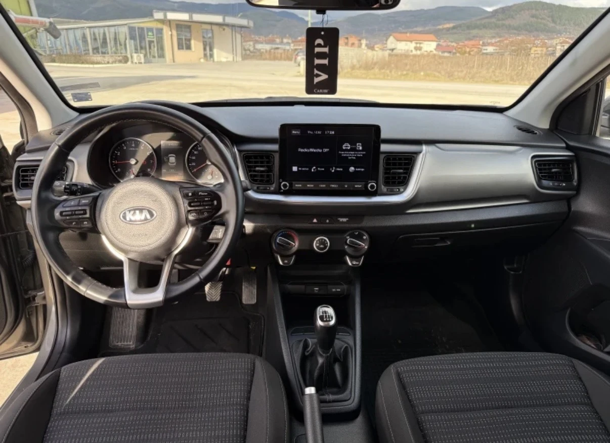Kia Stonic, снимка 10 - Автомобили и джипове - 55505285