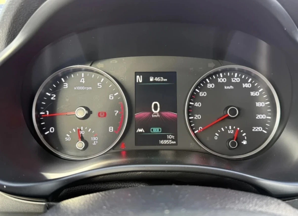Kia Stonic, снимка 14 - Автомобили и джипове - 55505285