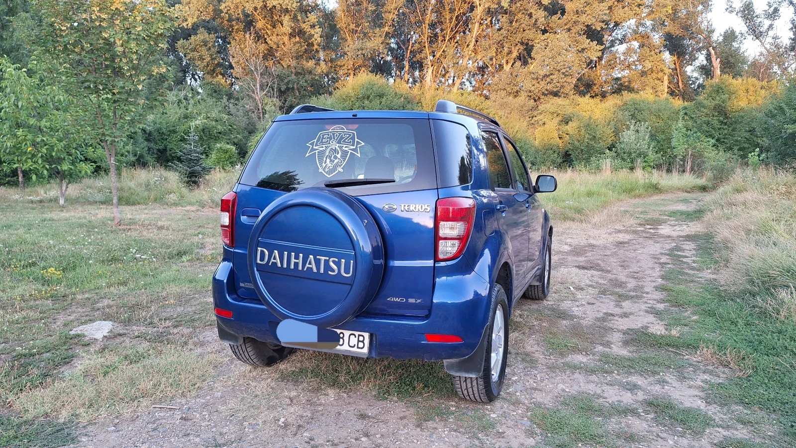 Daihatsu Terios 1.5  105кс.4х4 Клима, снимка 10 - Автомобили и джипове - 55600350