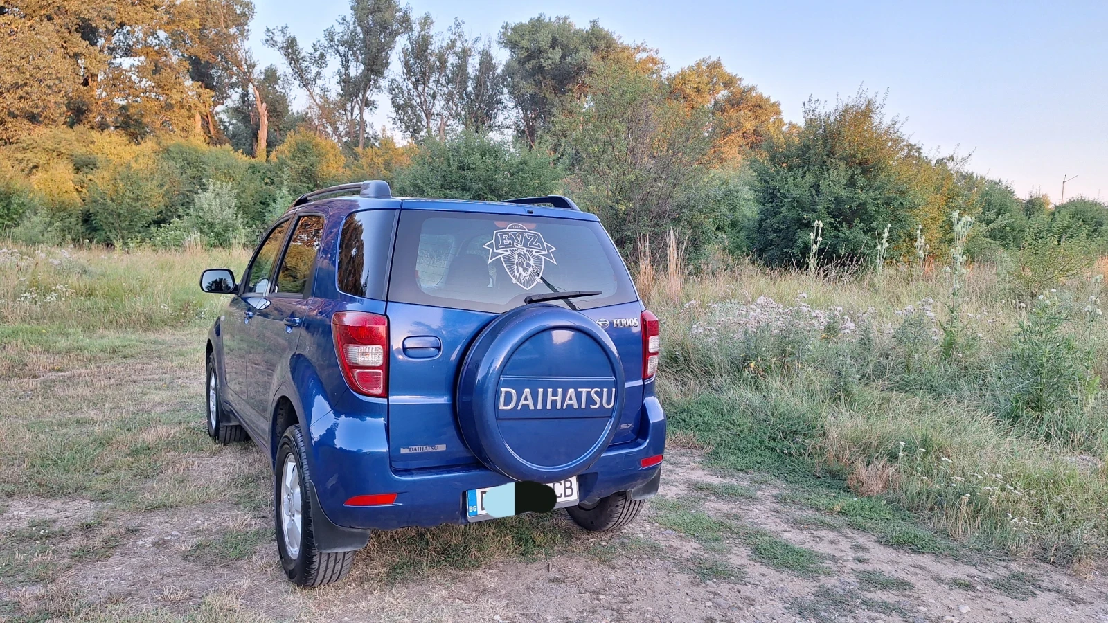 Daihatsu Terios 1.5  105кс.4х4 Клима, снимка 9 - Автомобили и джипове - 55600350