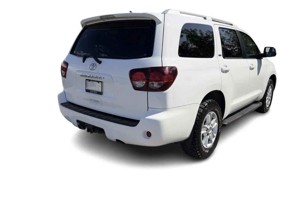 Toyota Sequoia SR5 * КОЖА * 2018 FACELIFT * 4WD * CARFAX * , снимка 3 - Автомобили и джипове - 55885738