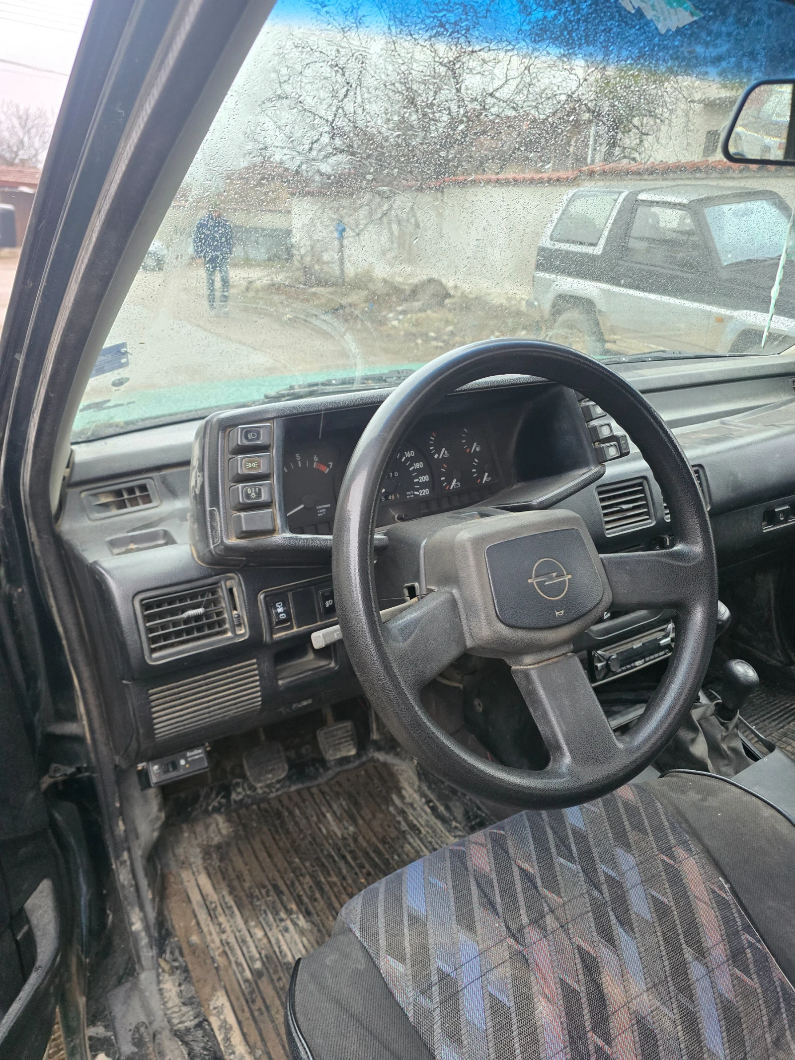 Opel Frontera 2.0i, снимка 6 - Автомобили и джипове - 55940578