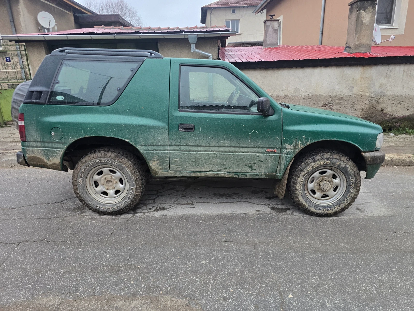Opel Frontera 2.0i, снимка 3 - Автомобили и джипове - 55940578