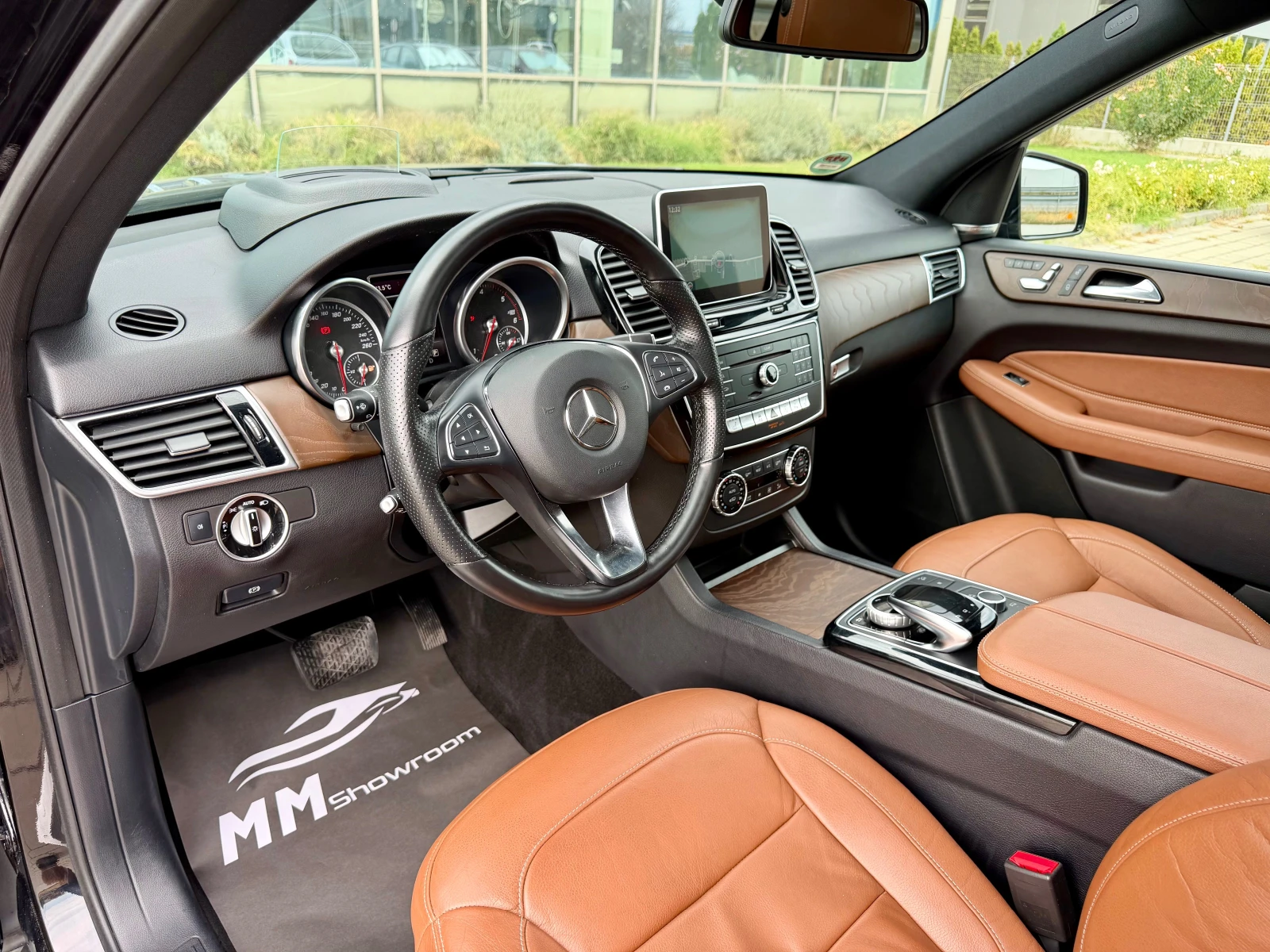 Mercedes-Benz GLE 350 AMG-МАСАЖ-HEAD UP--ВАКУМ-DISTRONIK-BLIND-SPOT-9G, снимка 9 - Автомобили и джипове - 56176021