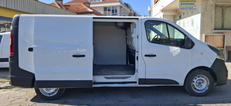 Opel Vivaro, снимка 4 - Бусове и автобуси - 47438905