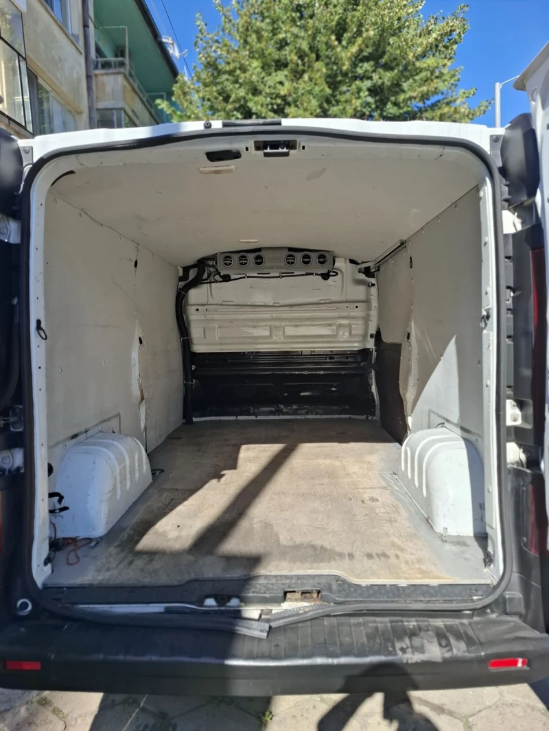 Opel Vivaro, снимка 3 - Бусове и автобуси - 47438905