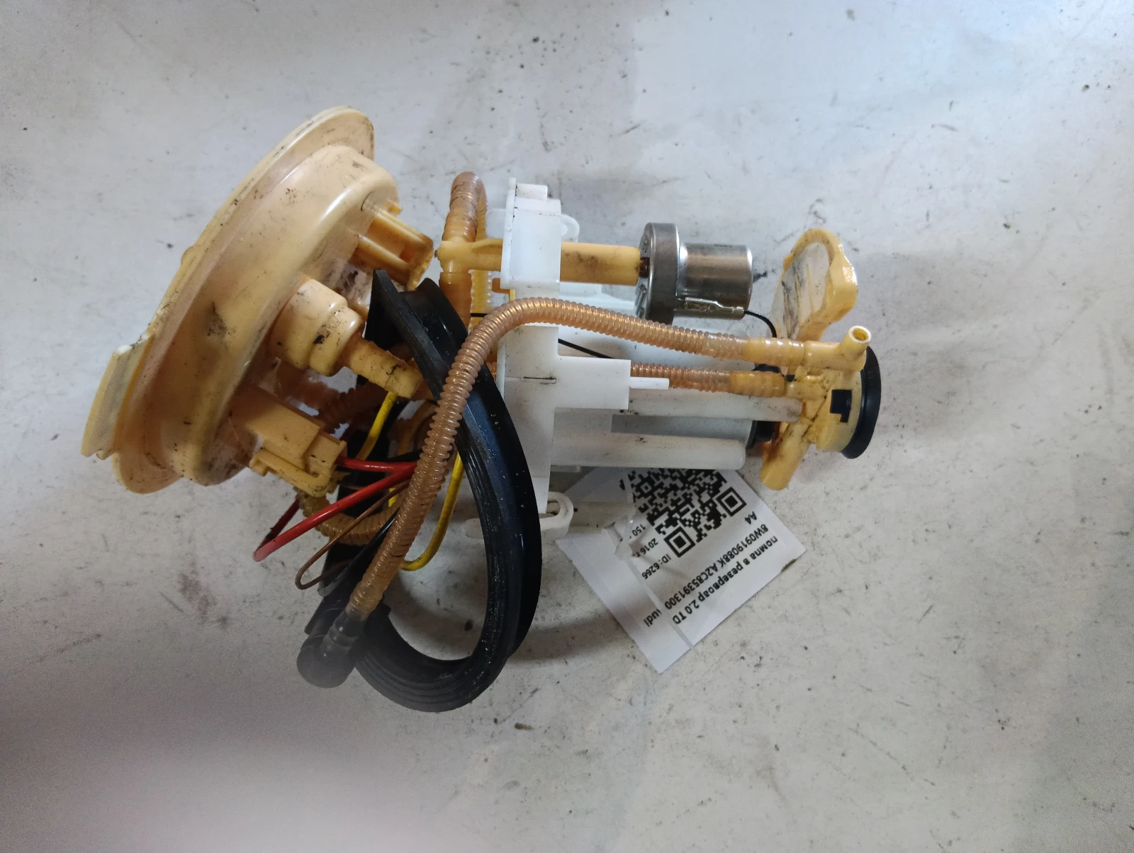 помпа в резервоар 2.0 TDI 8W0919088K A2C85391300 Audi A4