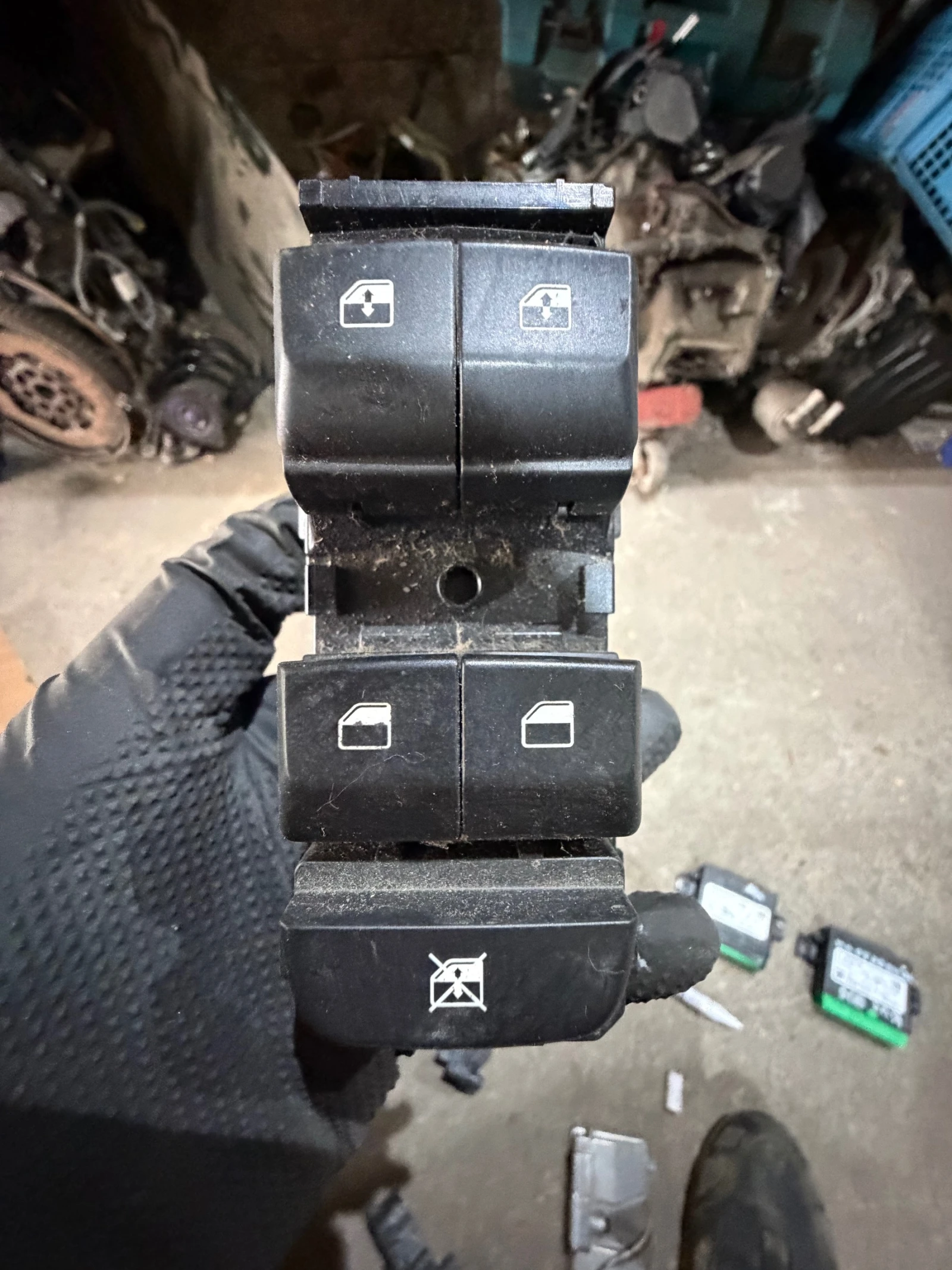 Kia Ceed 2021г шофьорски копчета за ел стъкла 93570-J7100