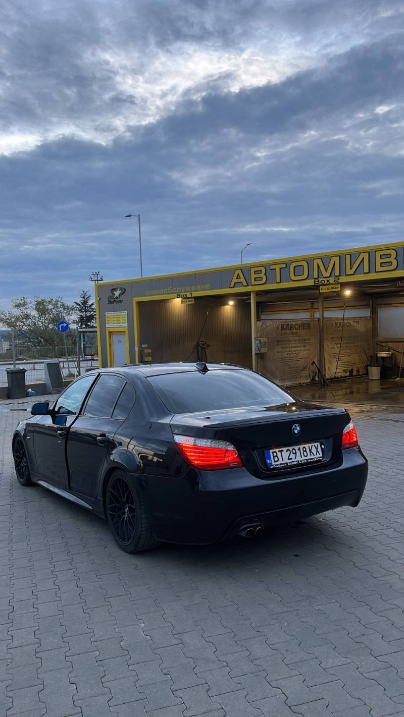BMW 530 i Facelift M-pack, снимка 4 - Автомобили и джипове - 44829910