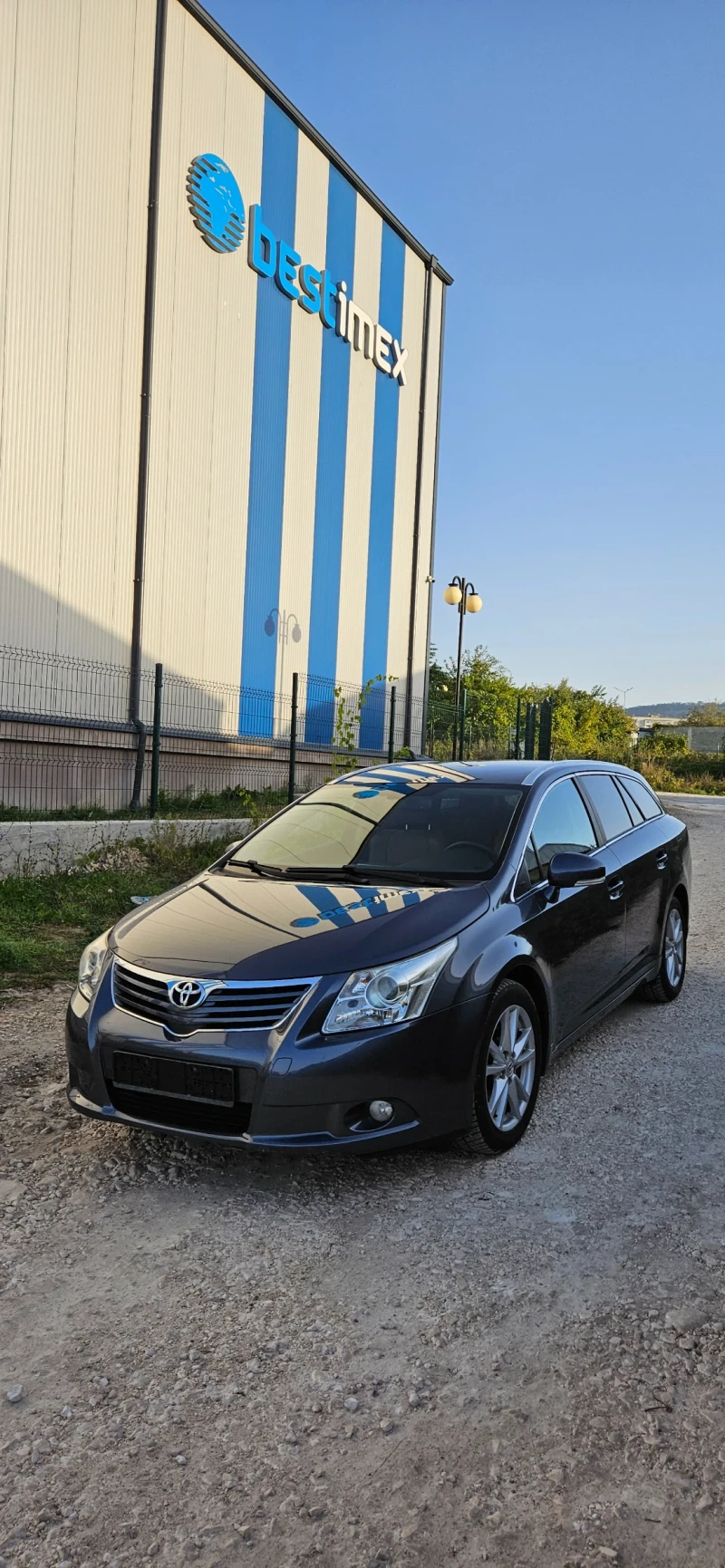 Toyota Avensis 1.8 benzin, кожа, подгрев, камера, снимка 2 - Автомобили и джипове - 47469873