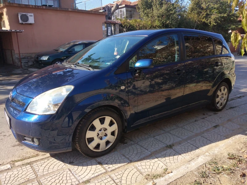 Toyota Corolla verso 2.2 D4D 136к.с., снимка 3 - Автомобили и джипове - 47718874