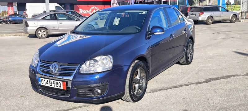 VW Jetta 2.0FSI КЛИМАТРОНИК ПОДГРЕВ, снимка 3 - Автомобили и джипове - 47955646