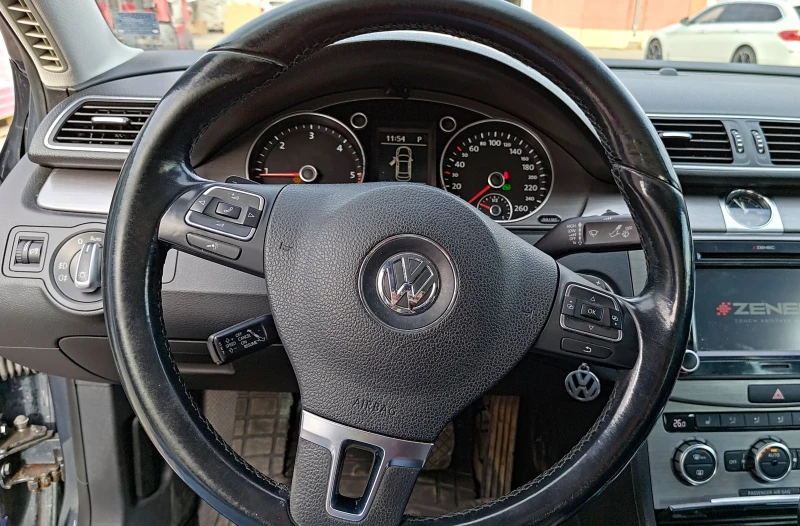 VW Passat B7, снимка 14 - Автомобили и джипове - 48100096