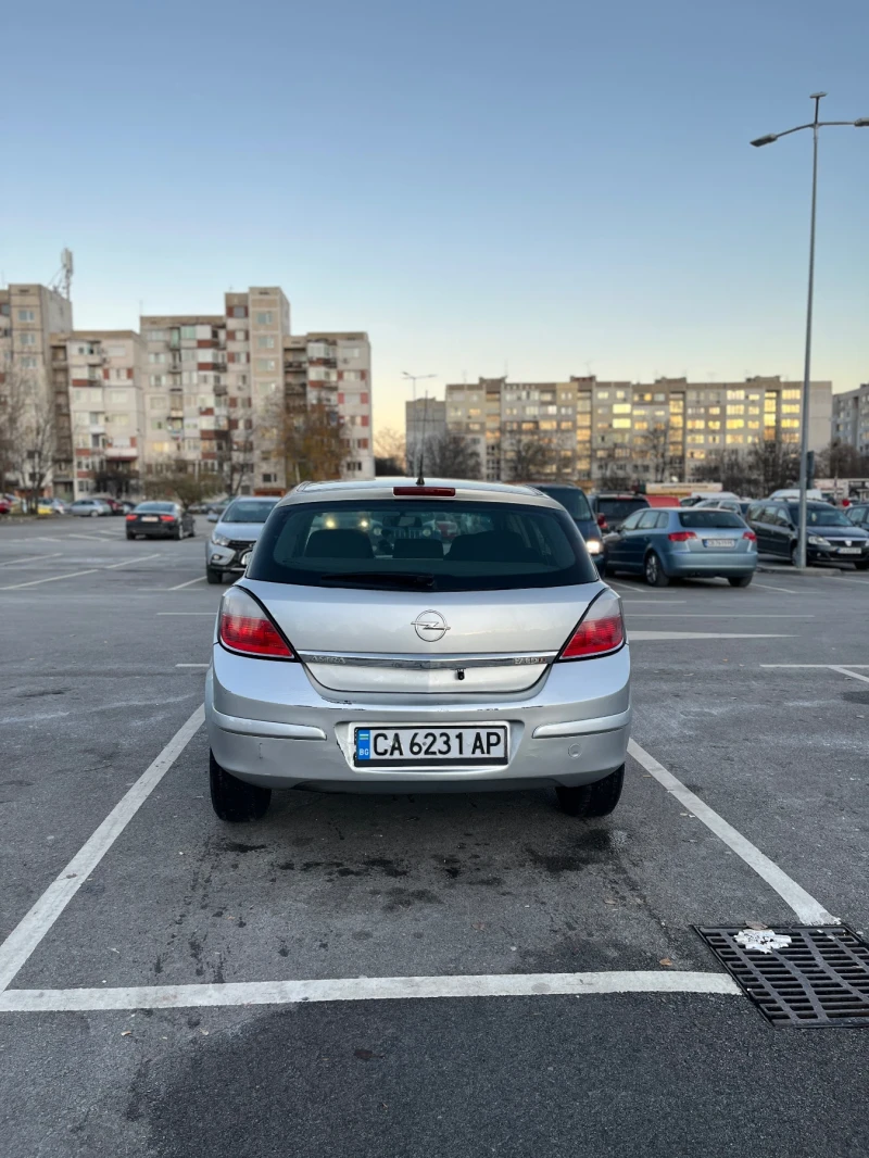 Opel Astra С навигация и камера, снимка 6 - Автомобили и джипове - 48273381