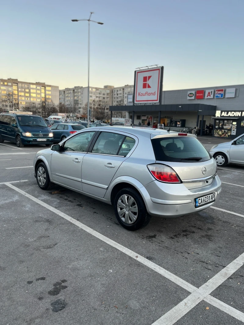 Opel Astra С навигация и камера, снимка 5 - Автомобили и джипове - 48273381