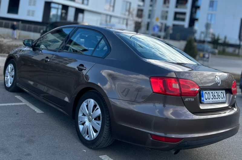 VW Jetta, снимка 8 - Автомобили и джипове - 48977952